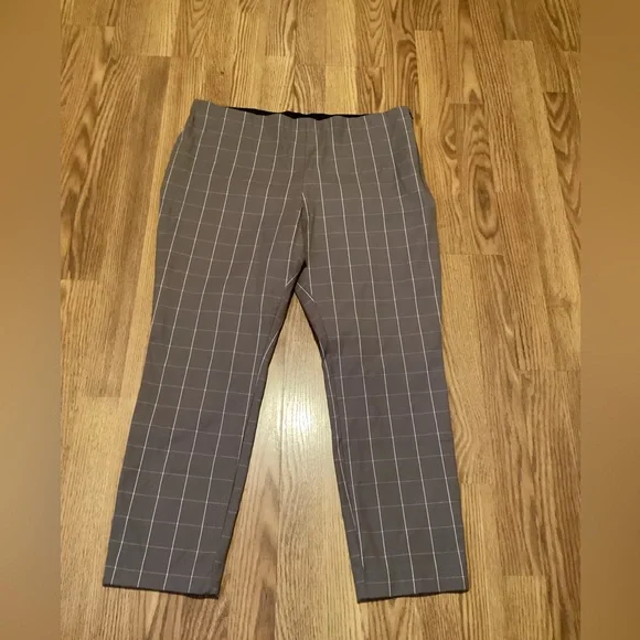 a new day | Pants & Jumpsuits | Dress Pants Plaid For Women Size 6 Brand A  New Dey Brown And White Color